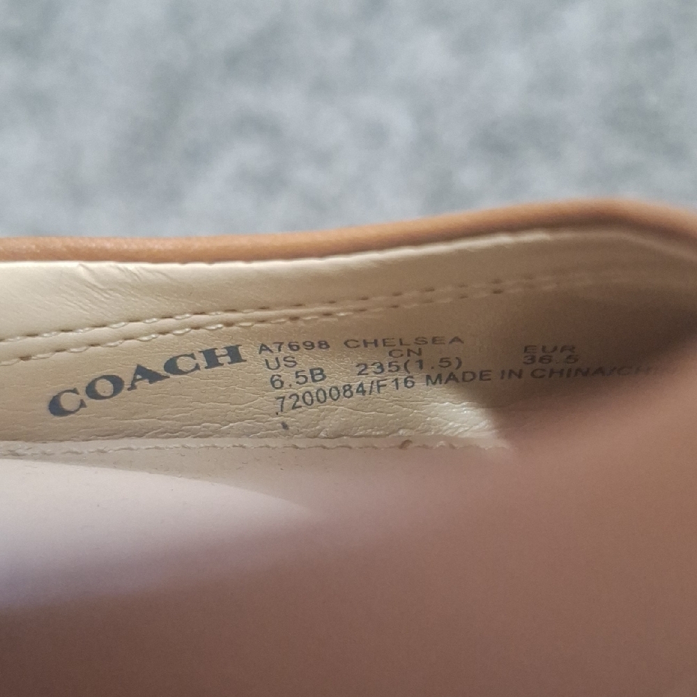 Coach "Chelsea" Faux Leather Tan Leather Flats Metallic Toecap-6½ - Picture 10 of 10